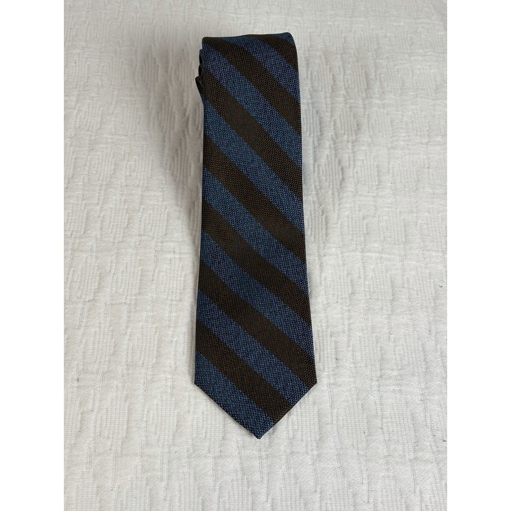 Bar III Men's Blue And Brown Arrow Striped Skinny Neck Tie. 100% Polyester